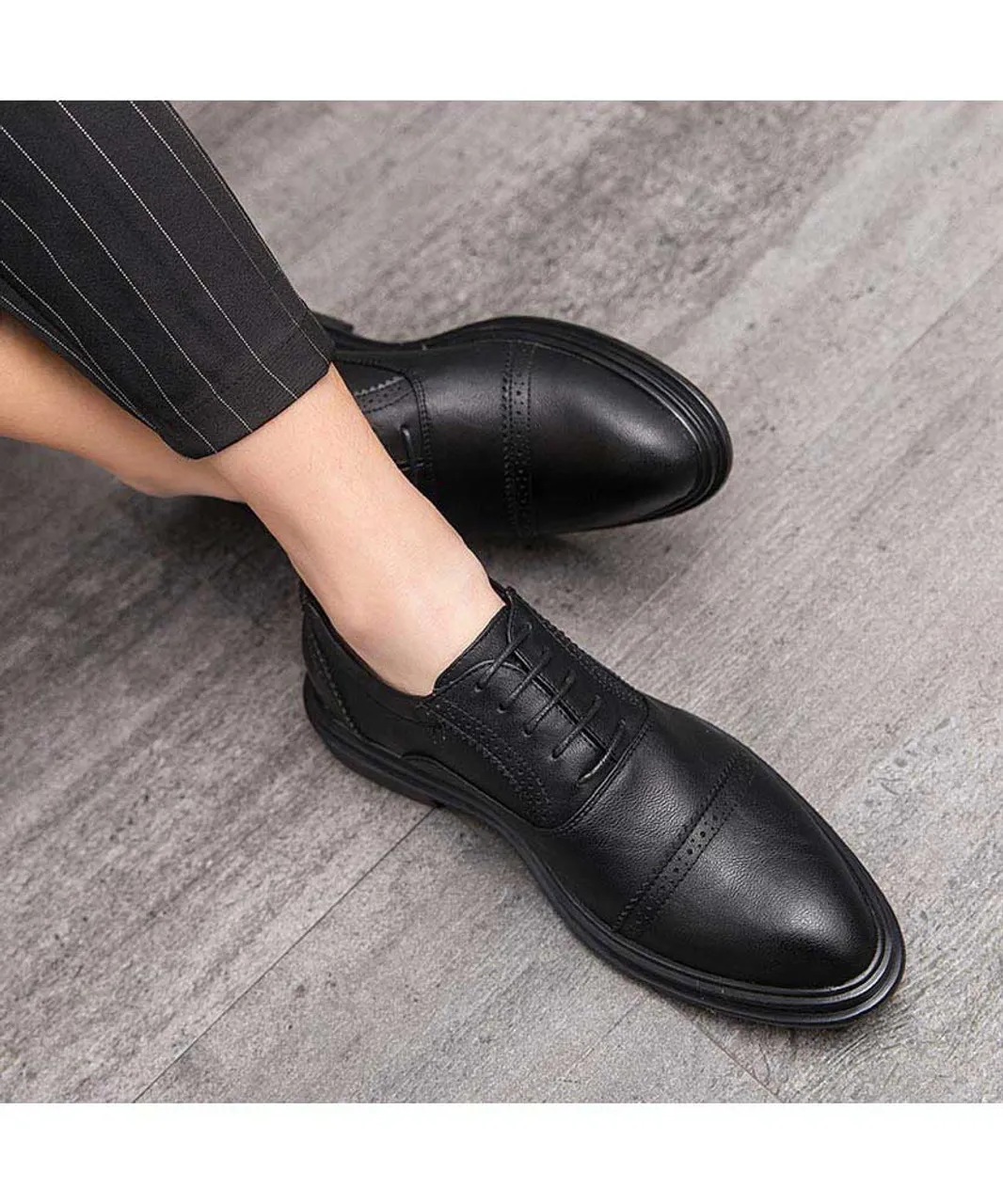 Black retro brogue oxford dress shoe