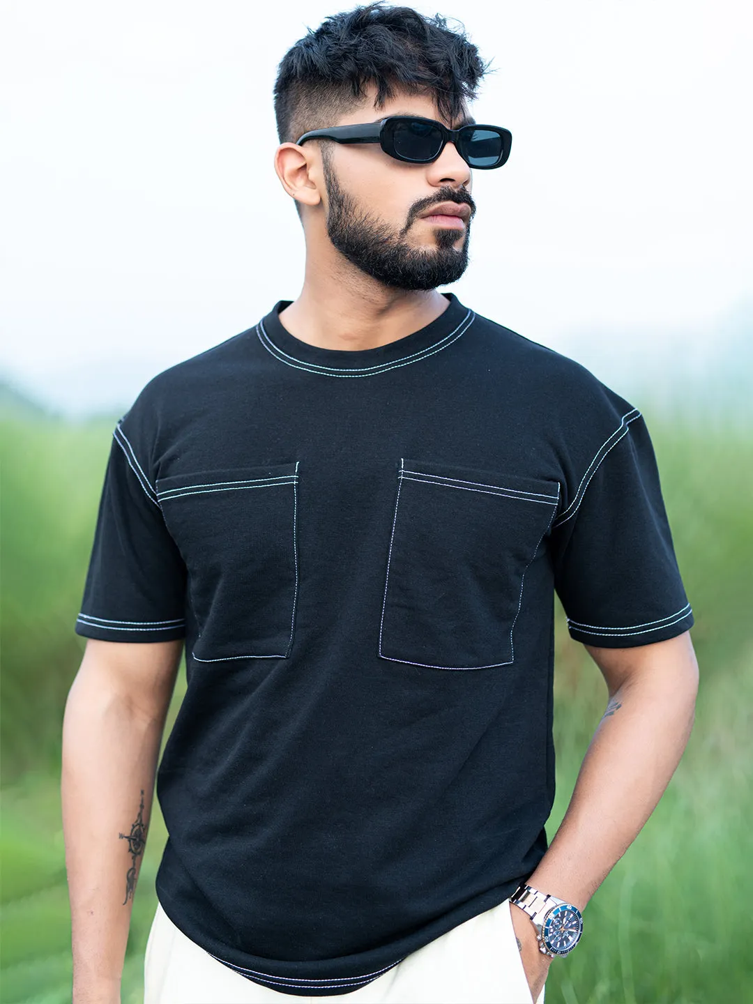 Black Two Pockets Loose Fit Half Sleeve T-shirt