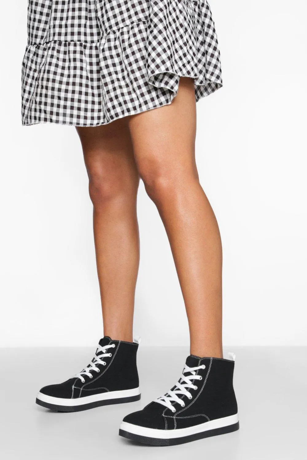 Contrast Sole High Top Sneakers