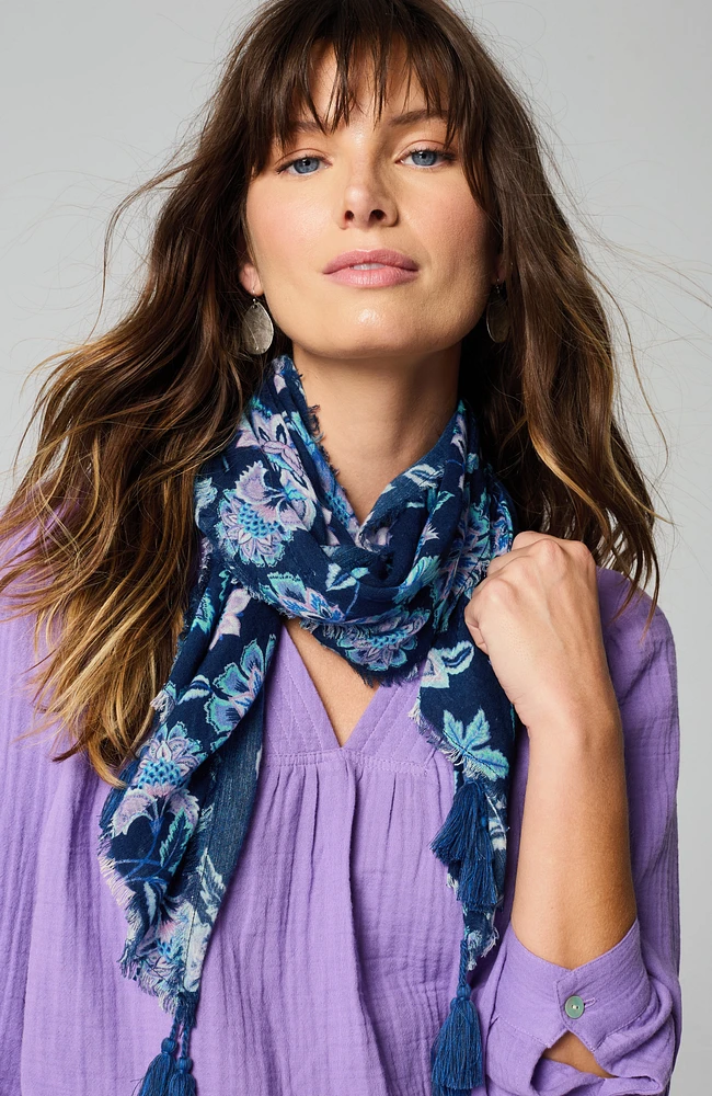 tasseled skinny scarf