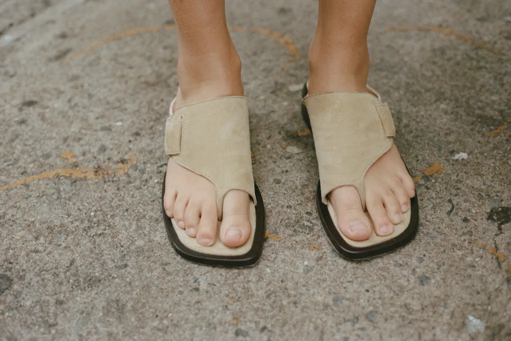 TUPELO SLIDE, SILICIA SUEDE